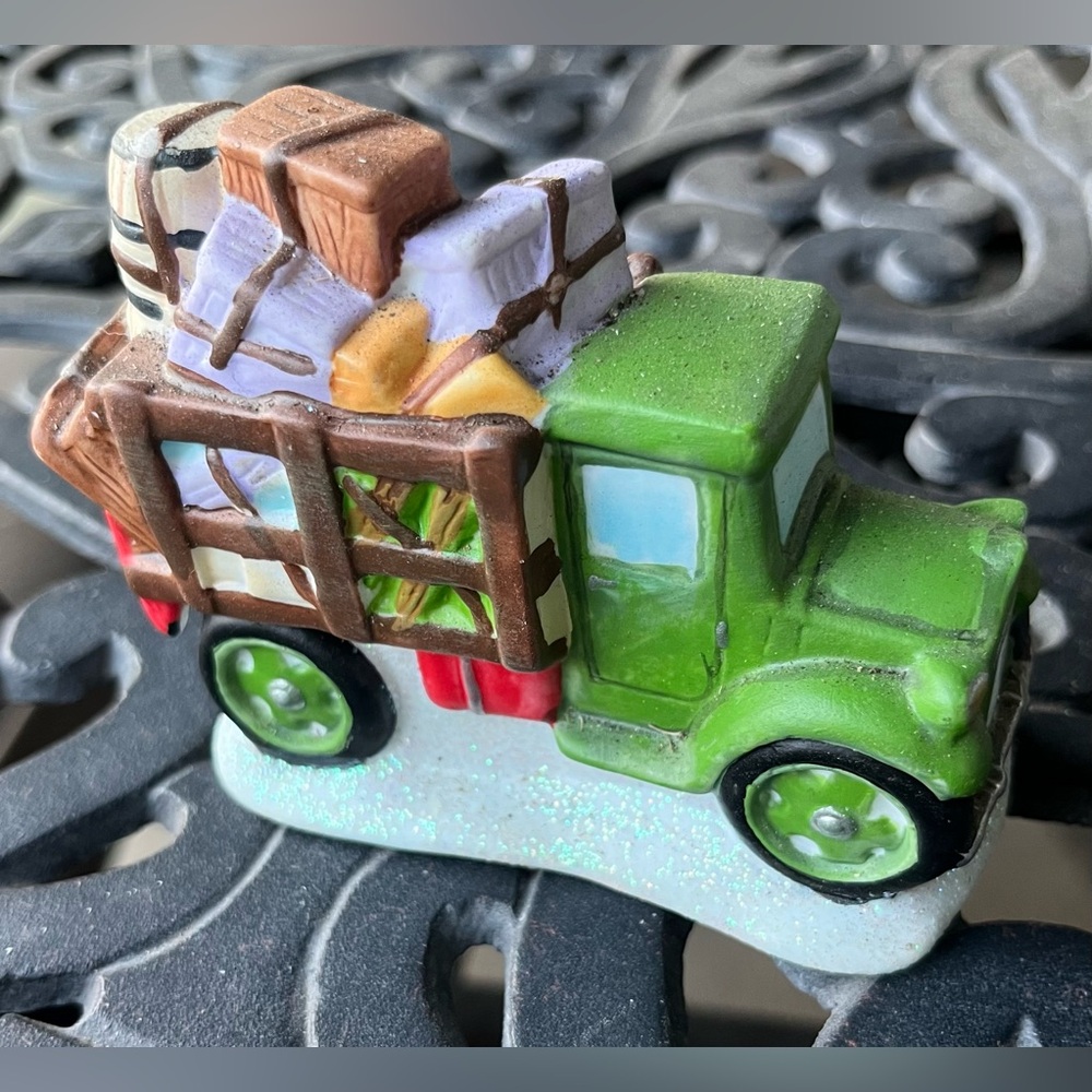 It’s a Wonderful Life Martini Family Moving Truck Figurine